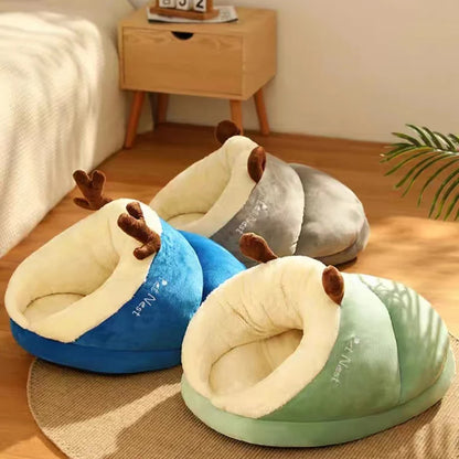 Breathable Foldable Slippers-Shaped Dog Bed