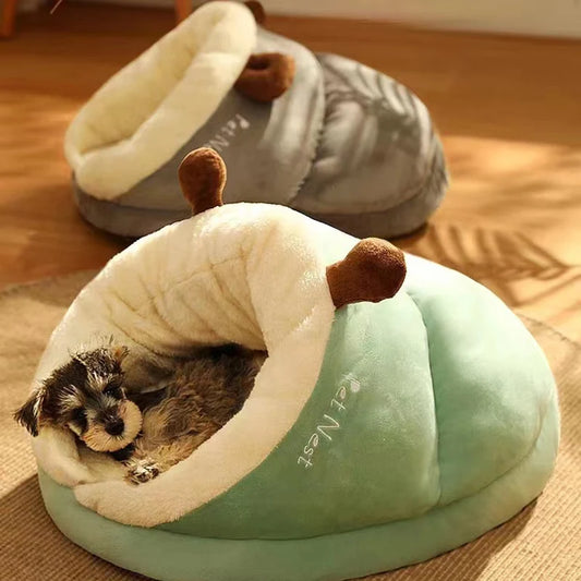 Breathable Foldable Slippers-Shaped Dog Bed